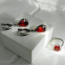 Фианит: Искры Современности в Ладонях Времени